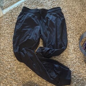 Women’s lulu Black Jogger Pants